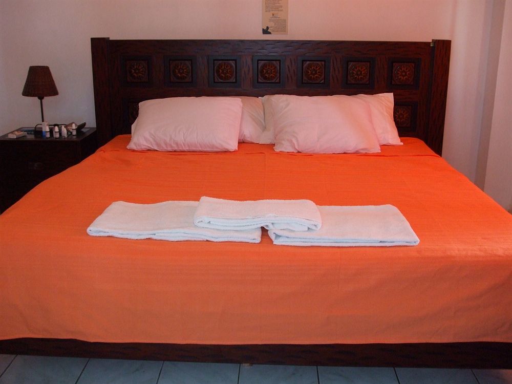 Cormorant Beach House Bed & Breakfast Puerto Villamil Exterior photo